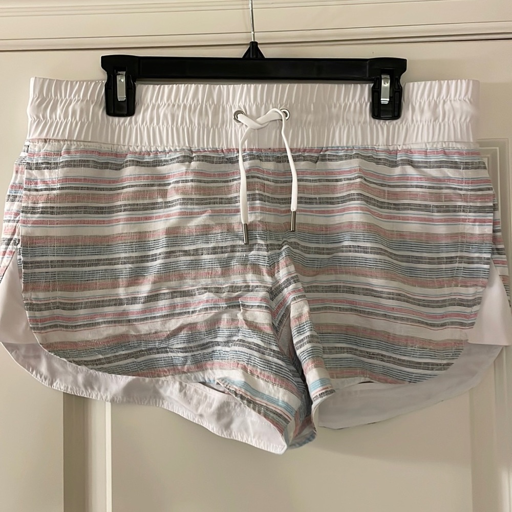 Athleta Linen Shorts Size Large multi-colored